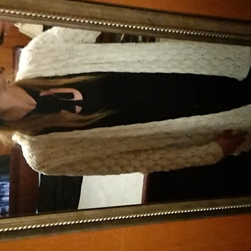 Adorable woven Sweater